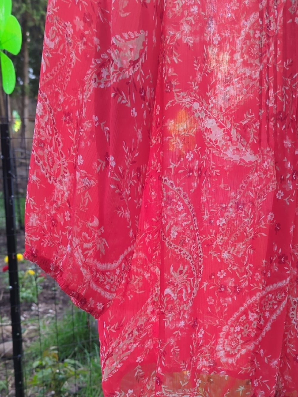 St. John's Bay Red Paisley Sheer Tie-Neck Blouse 1X PTP 26 - Picture 4 of 10